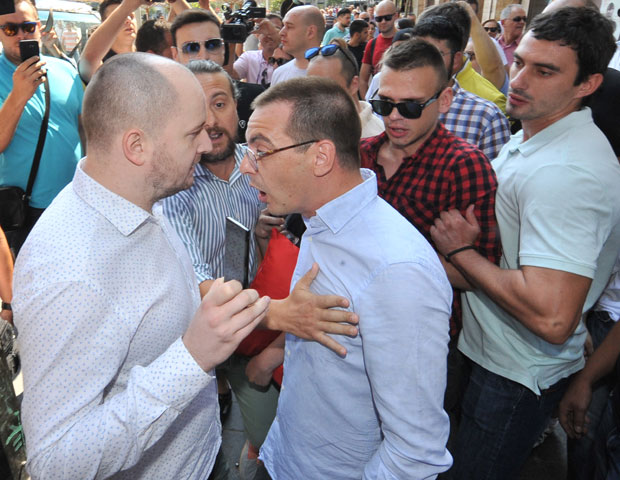 Ђиласове присталице дивљале у Београду